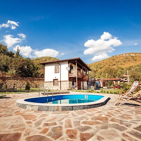 Guest House Hristova Kashta - Христова Къща Cherni Vrŭkh Zewnętrze zdjęcie