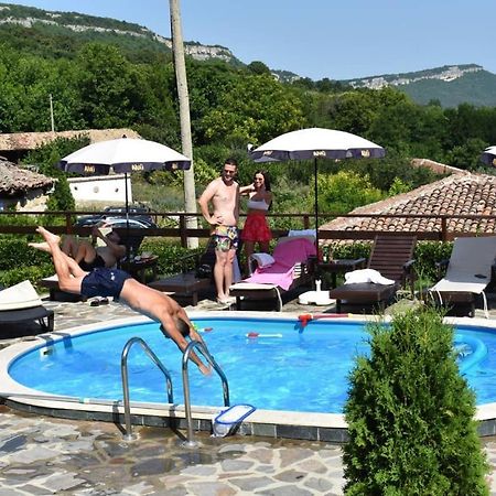 Guest House Hristova Kashta - Христова Къща Cherni Vrŭkh Zewnętrze zdjęcie
