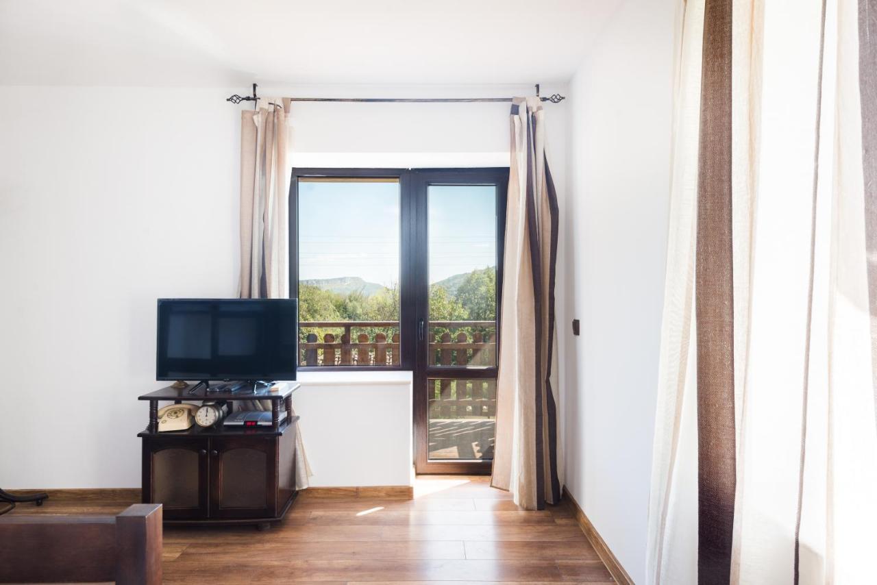 Guest House Hristova Kashta - Христова Къща Cherni Vrŭkh Zewnętrze zdjęcie
