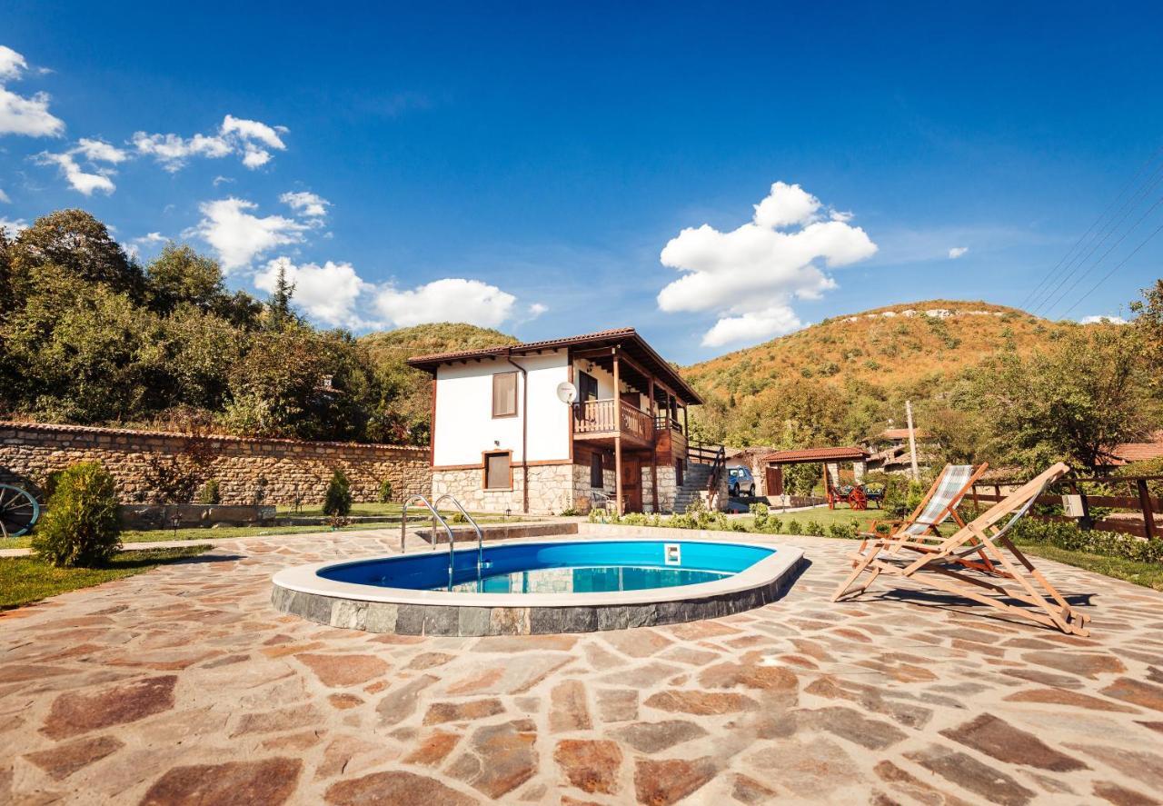 Guest House Hristova Kashta - Христова Къща Cherni Vrŭkh Zewnętrze zdjęcie