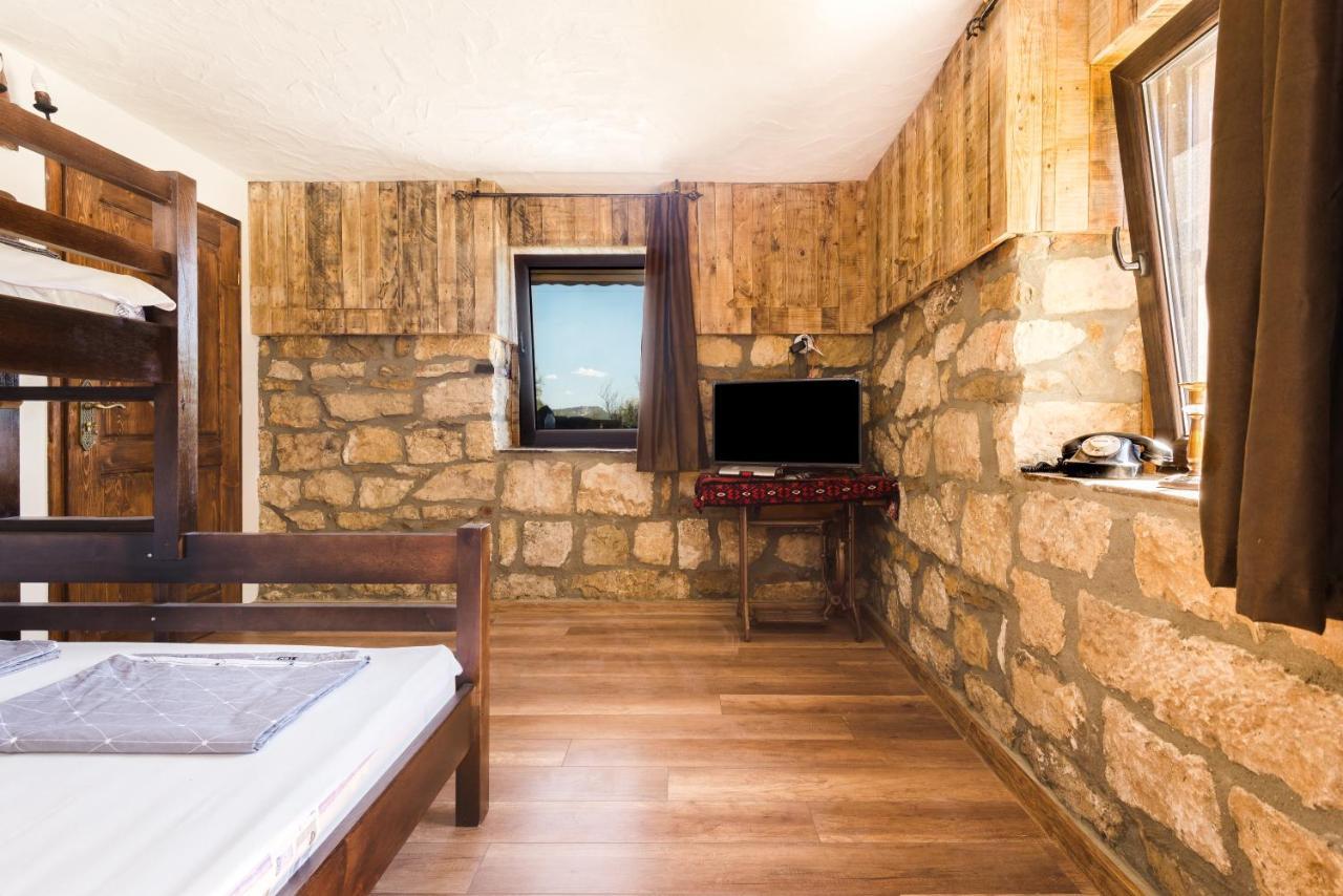 Guest House Hristova Kashta - Христова Къща Cherni Vrŭkh Zewnętrze zdjęcie