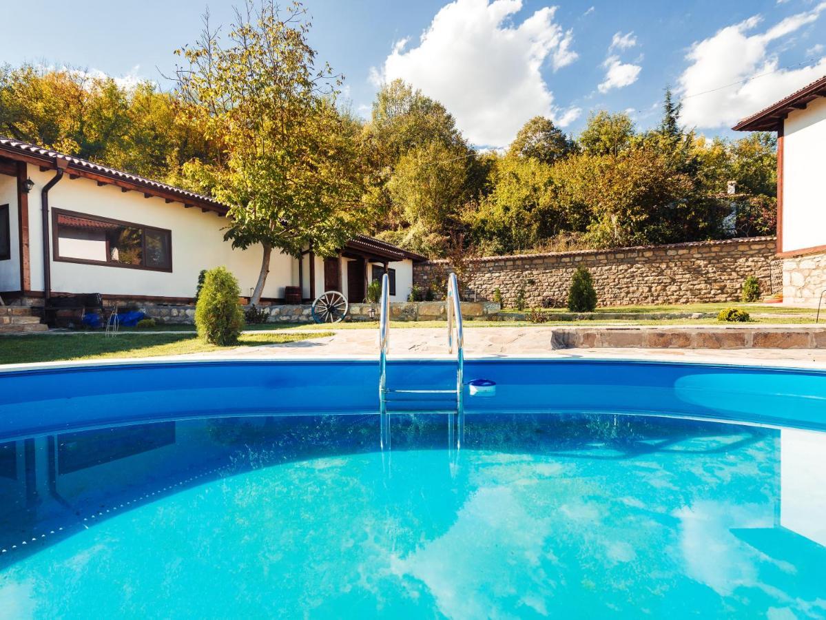 Guest House Hristova Kashta - Христова Къща Cherni Vrŭkh Zewnętrze zdjęcie