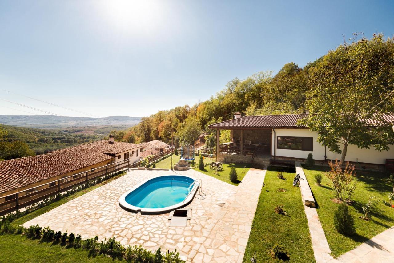 Guest House Hristova Kashta - Христова Къща Cherni Vrŭkh Zewnętrze zdjęcie