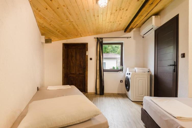 Guest House Hristova Kashta - Христова Къща Cherni Vrŭkh Zewnętrze zdjęcie