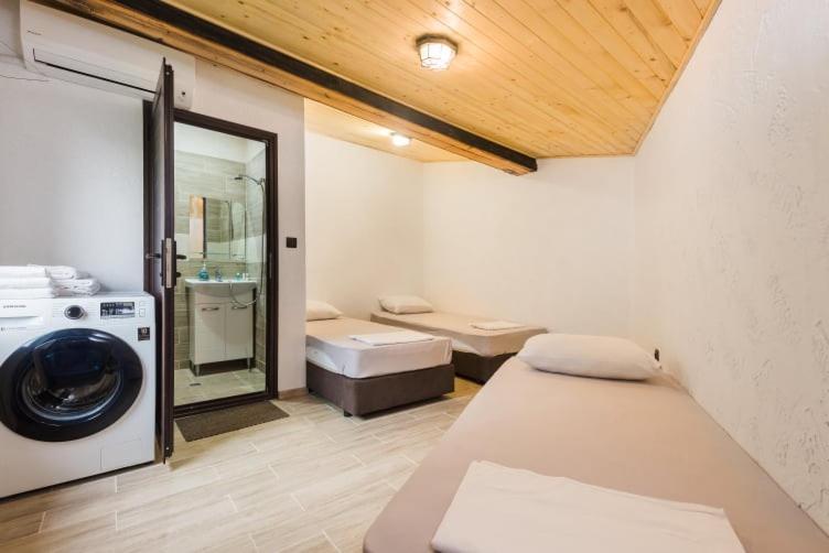 Guest House Hristova Kashta - Христова Къща Cherni Vrŭkh Zewnętrze zdjęcie