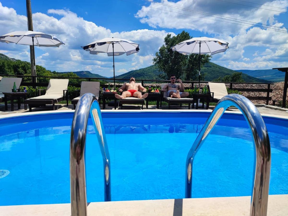 Guest House Hristova Kashta - Христова Къща Cherni Vrŭkh Zewnętrze zdjęcie