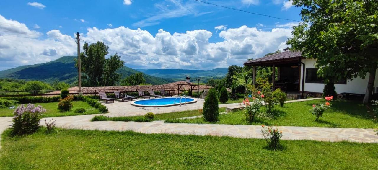 Guest House Hristova Kashta - Христова Къща Cherni Vrŭkh Zewnętrze zdjęcie