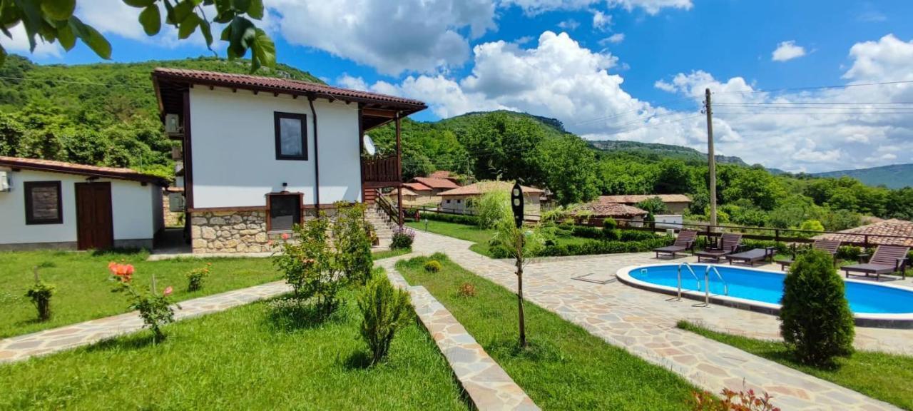 Guest House Hristova Kashta - Христова Къща Cherni Vrŭkh Zewnętrze zdjęcie